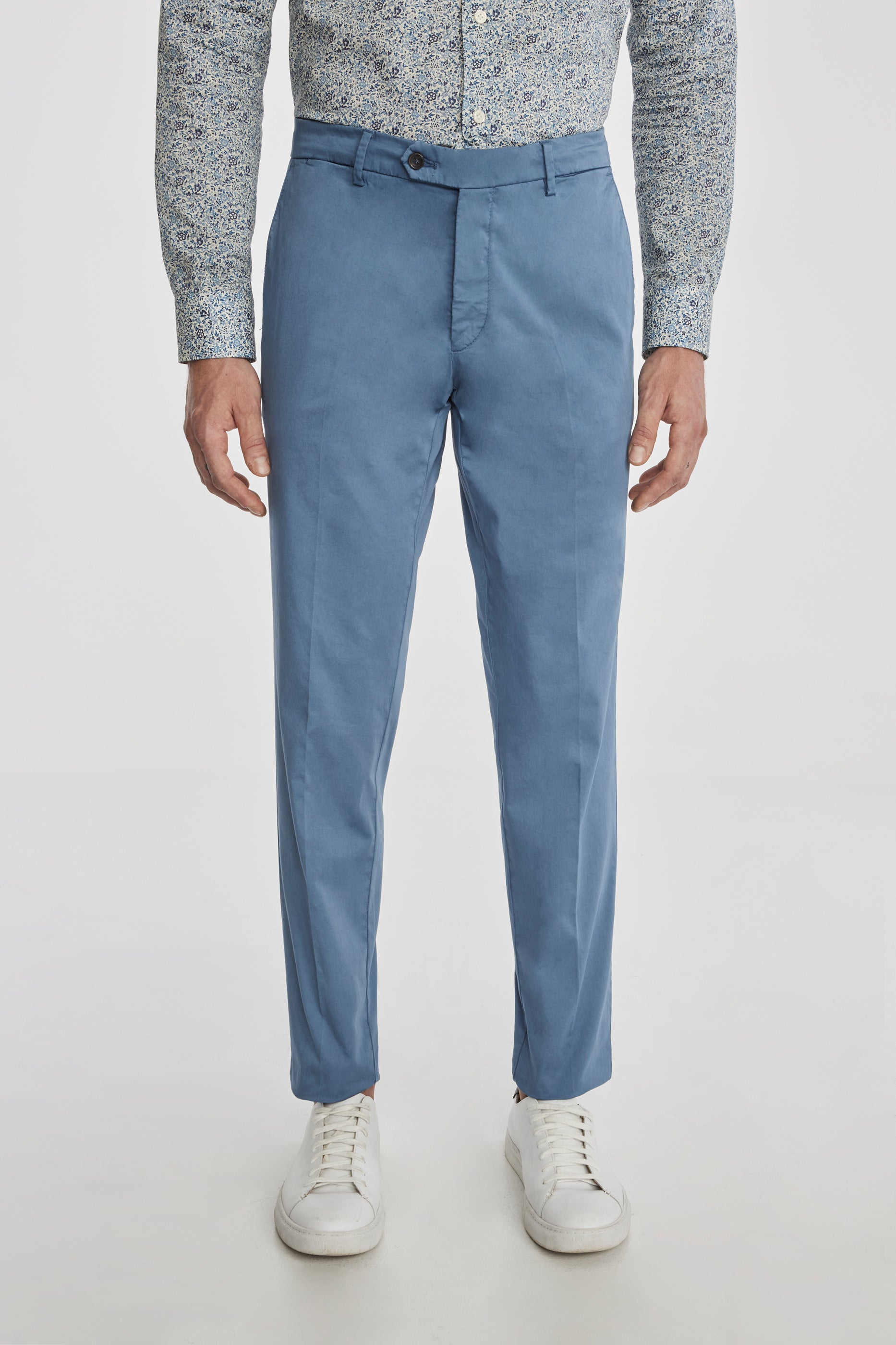 Alt view Jace Cotton Stretch Chino in Light Blue