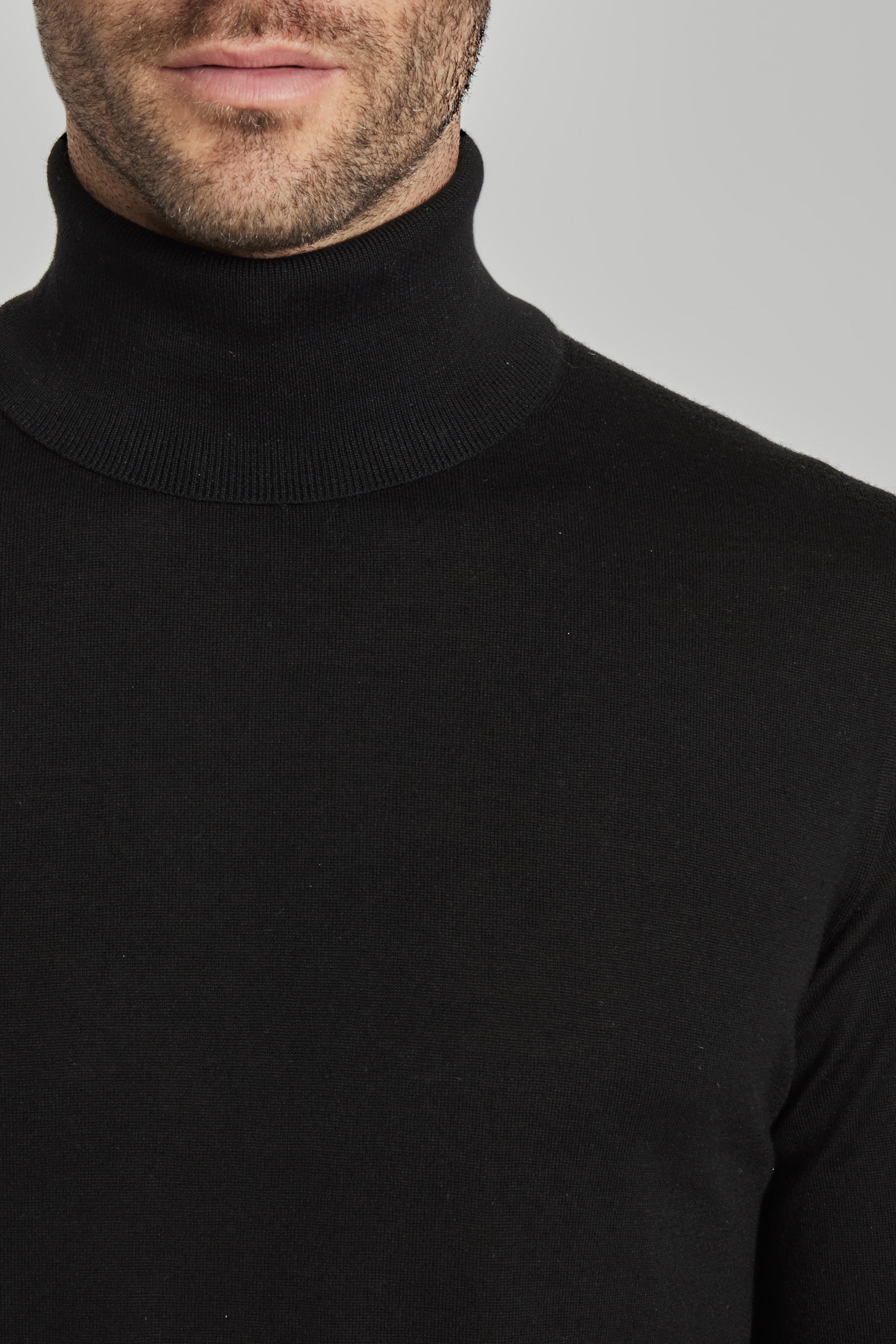 Felix Black Solid Wool, Silk and Cashmere Turtleneck