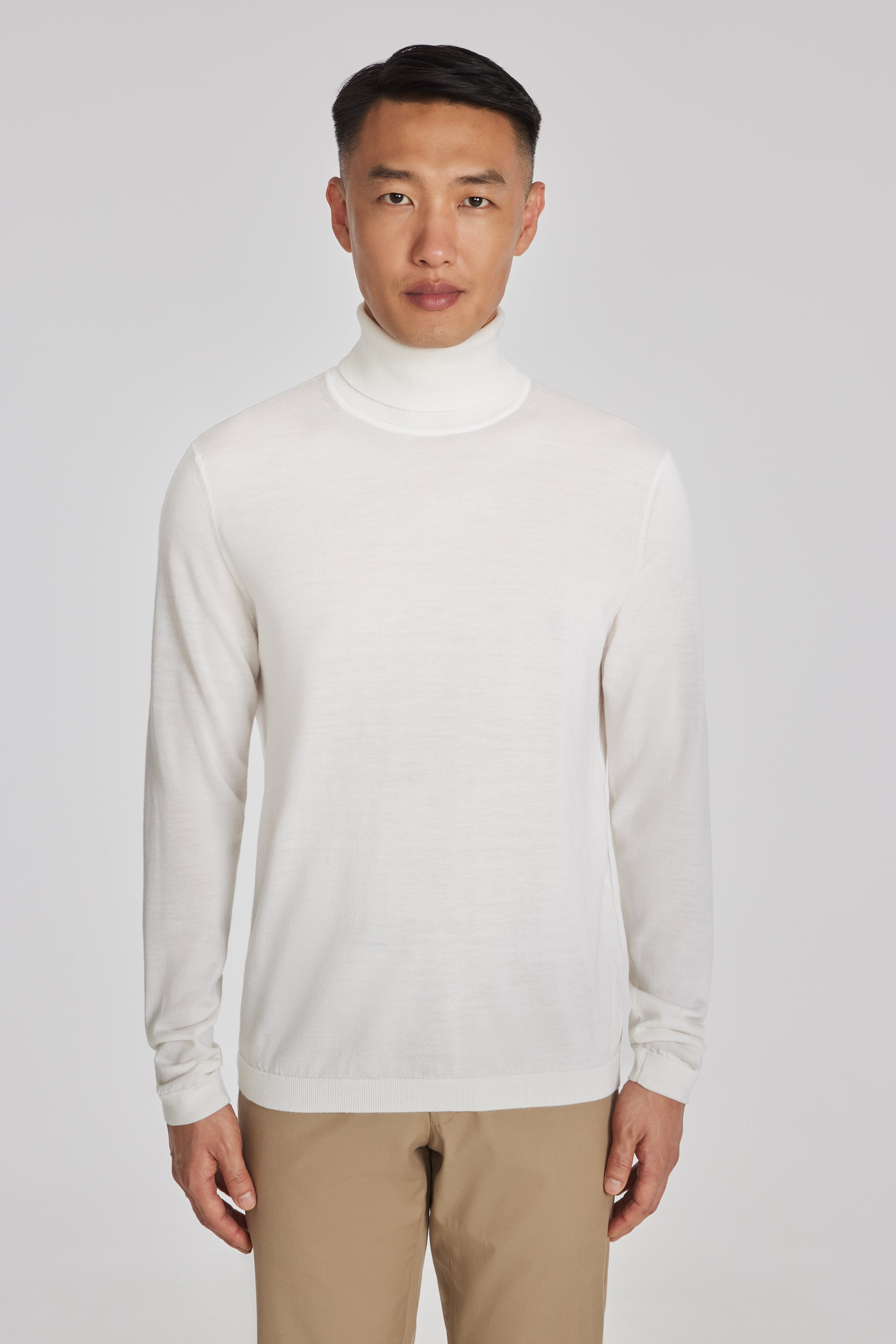 Alt view Felix Solid Wool, Silk and Cashmere Turtleneck in Ecru