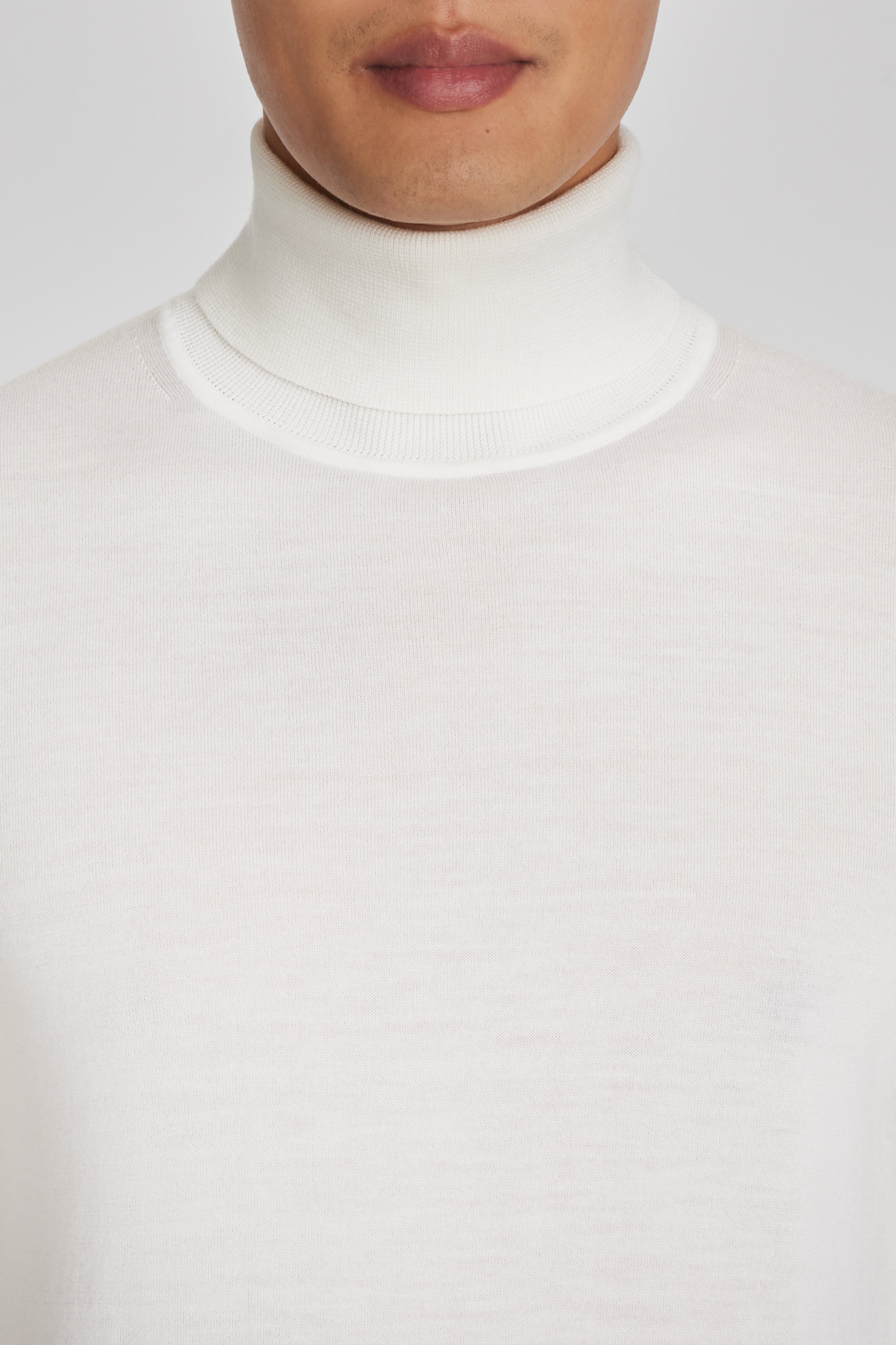 Felix Ecru Solid Wool, Silk and Cashmere Turtleneck