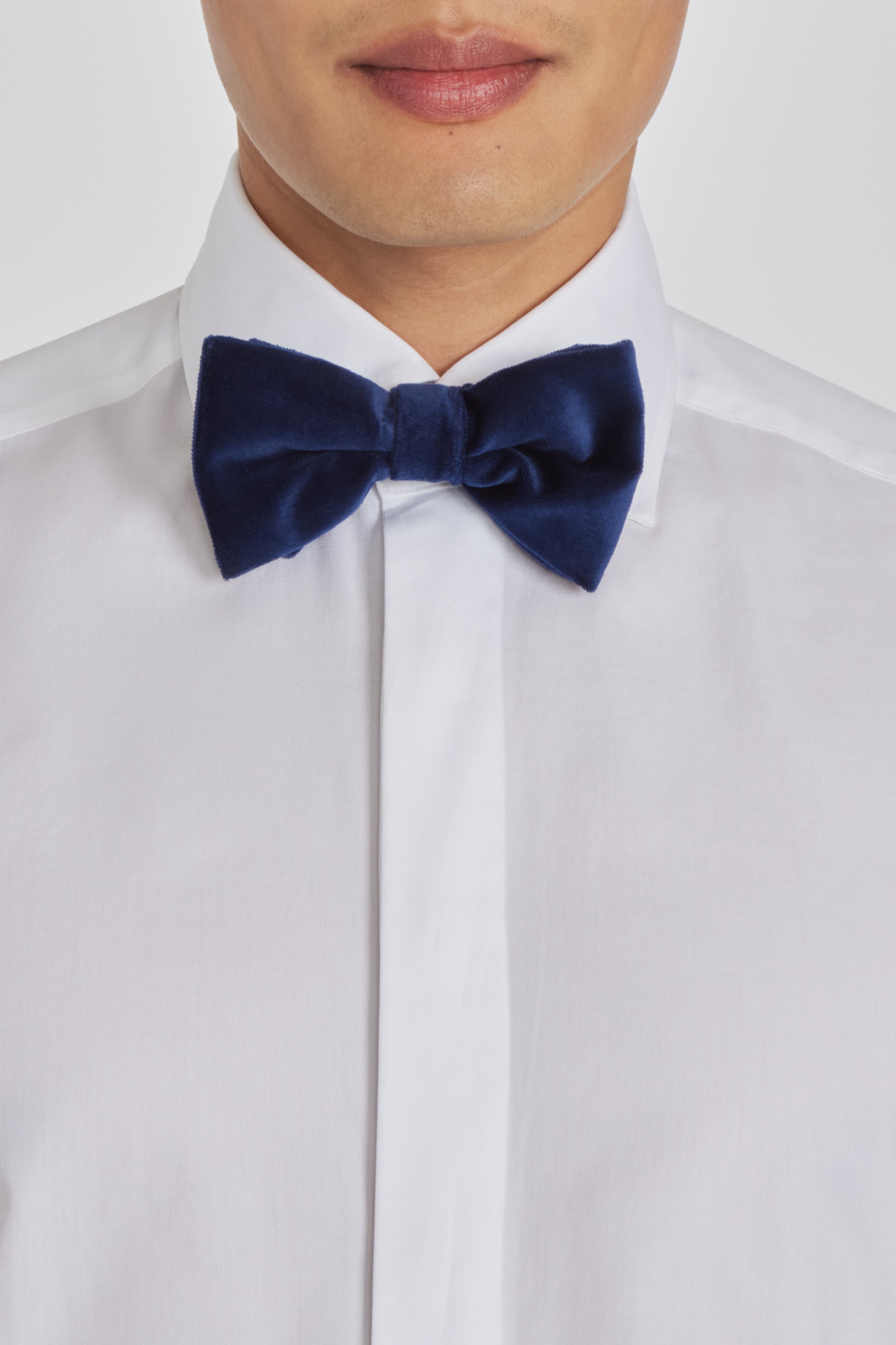 Alt view 1 Summit Velvet Bowtie in Blue