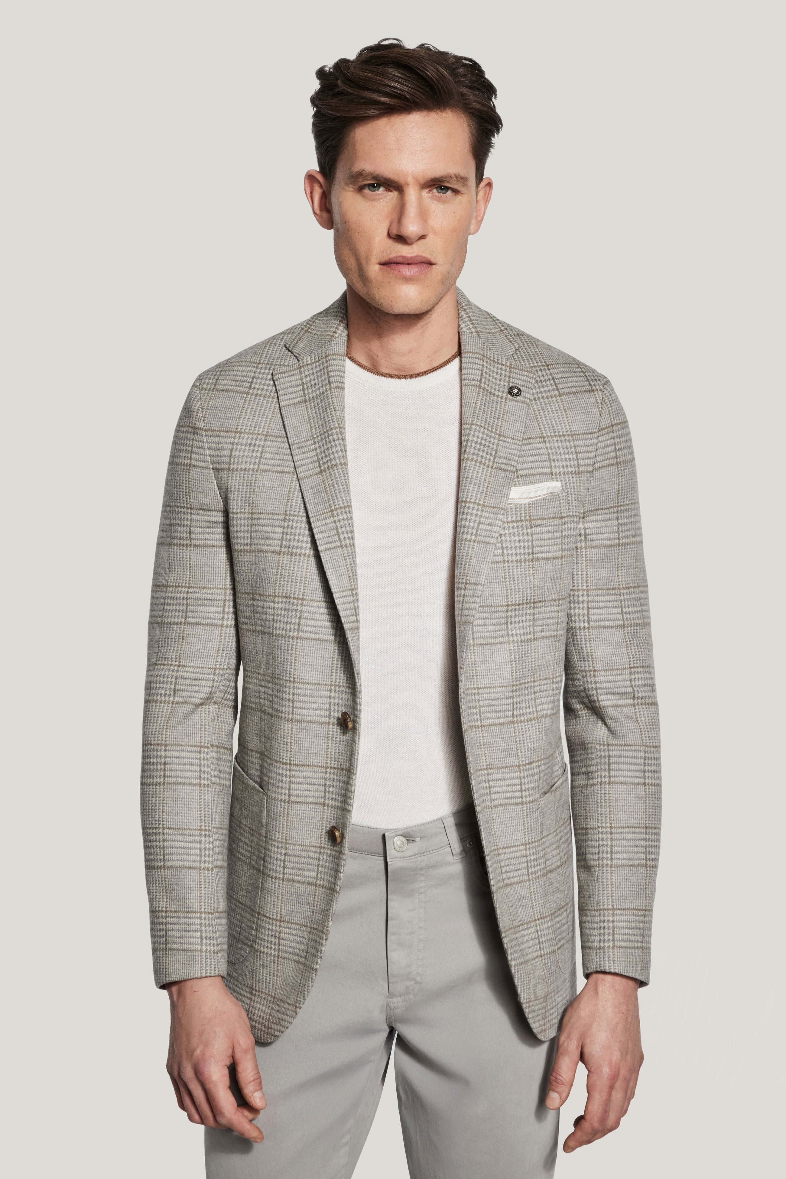 Alt view Taupe Plaid COMFORTWEAR™ Blazer